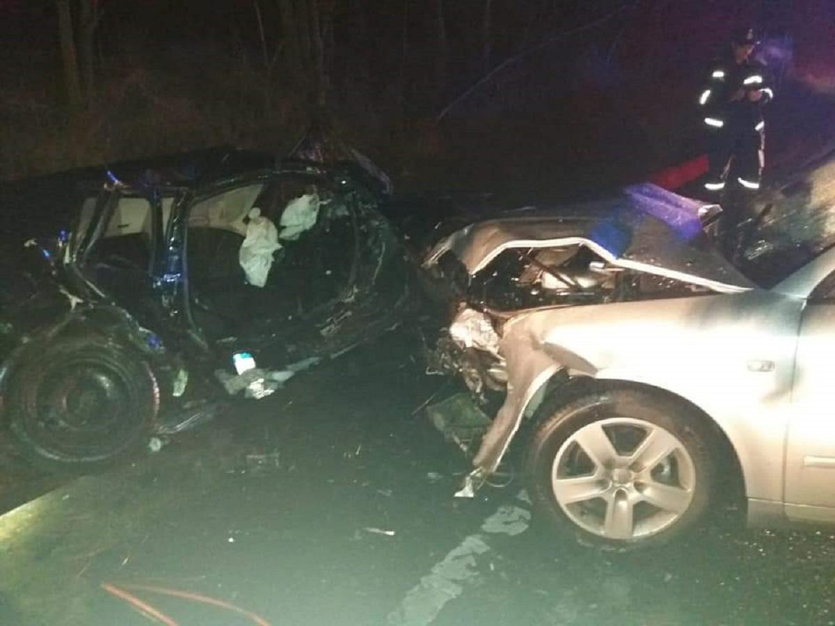 Accident mortal în localitatea Pui, Hunedoara. Doi tineri spulberaţi de o maşină scăpată de sub control