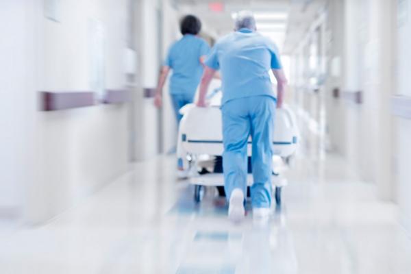 Medicii italieni au trimis acasă o româncă, iar femeia a murit în scurt timp