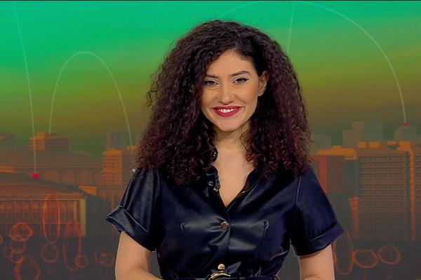 Prezentatoarea Horoscopului, Nadina Zissu, în platoul Observator