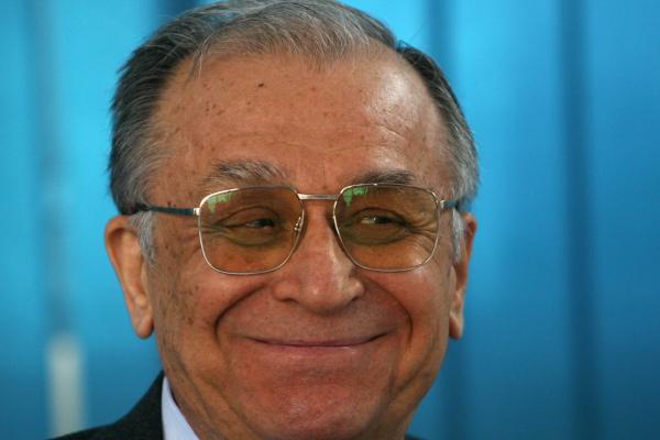 Ion Iliescu nu a mai avut apariţii publice de câţiva ani