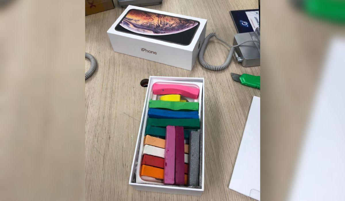 În cutia sigilată, tânăra din Craiova a găsit plastilină în loc de iPhone
