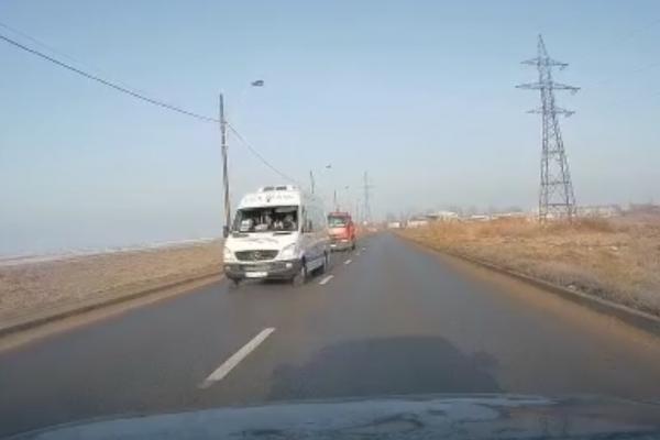 Microbuzul care a fost aproape de accident
