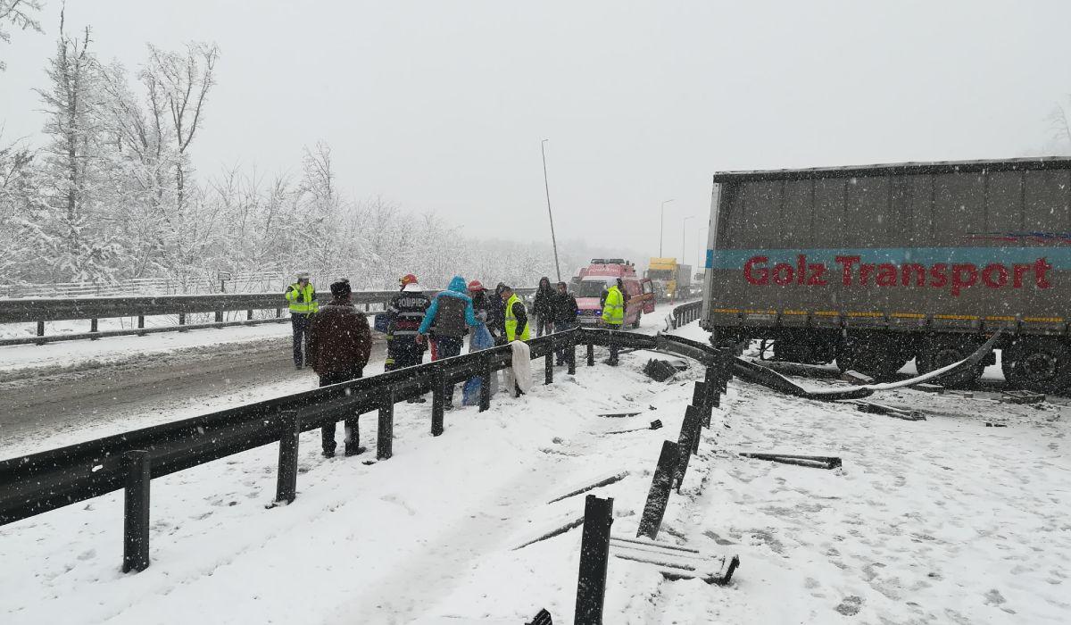 Accident între două TIR-uri pe autostrada A1, în Sibiu