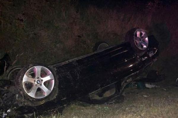 Un tânăr cu permis abia luat şi o adolescentă de 17 ani, pe patul de moarte, după un accident, în Prahova
