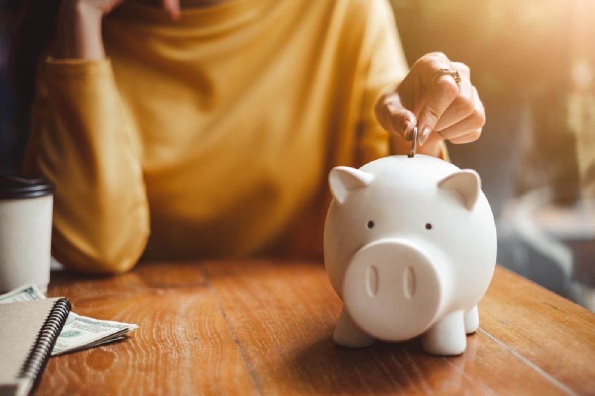 Puşculiţă cu bani Cum poți economisi eficient