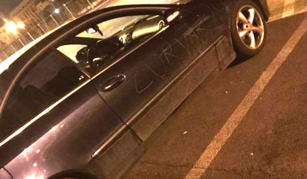 Fata din Cluj, înşelată de iubit, a vandalizat maşina tânărului