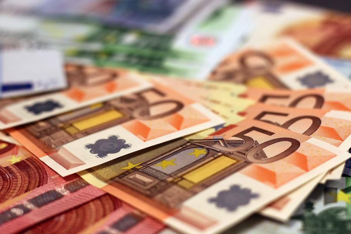 Cursul valutar anunțat de Banca Națională a României (BNR) Curs euro-dolar