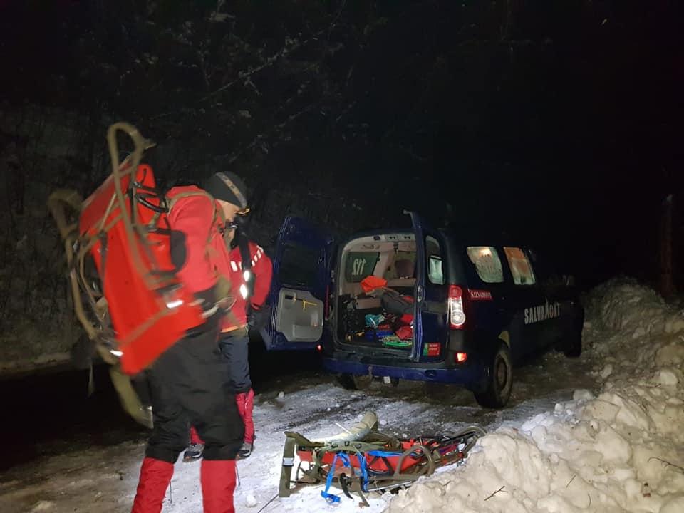 Salvamontiști pornesc în misiune după avalanșa din Călimani