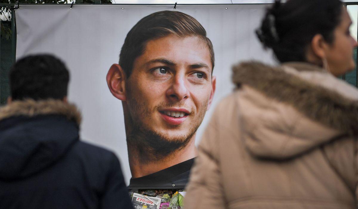 Emiliano Sala şi-a pierdut viaţa după ce s-a prăbuşit cu un avion în Canalul Mânecii