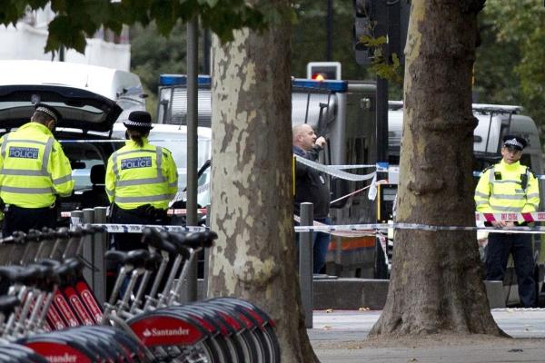 Raid al poliţiei din Marea Britanie