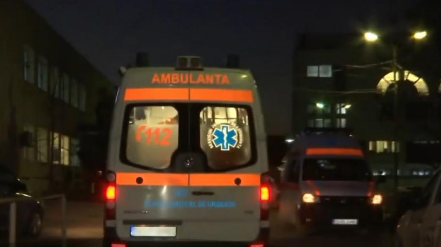 Ambulanțe Ambulanțe în fața unui spital