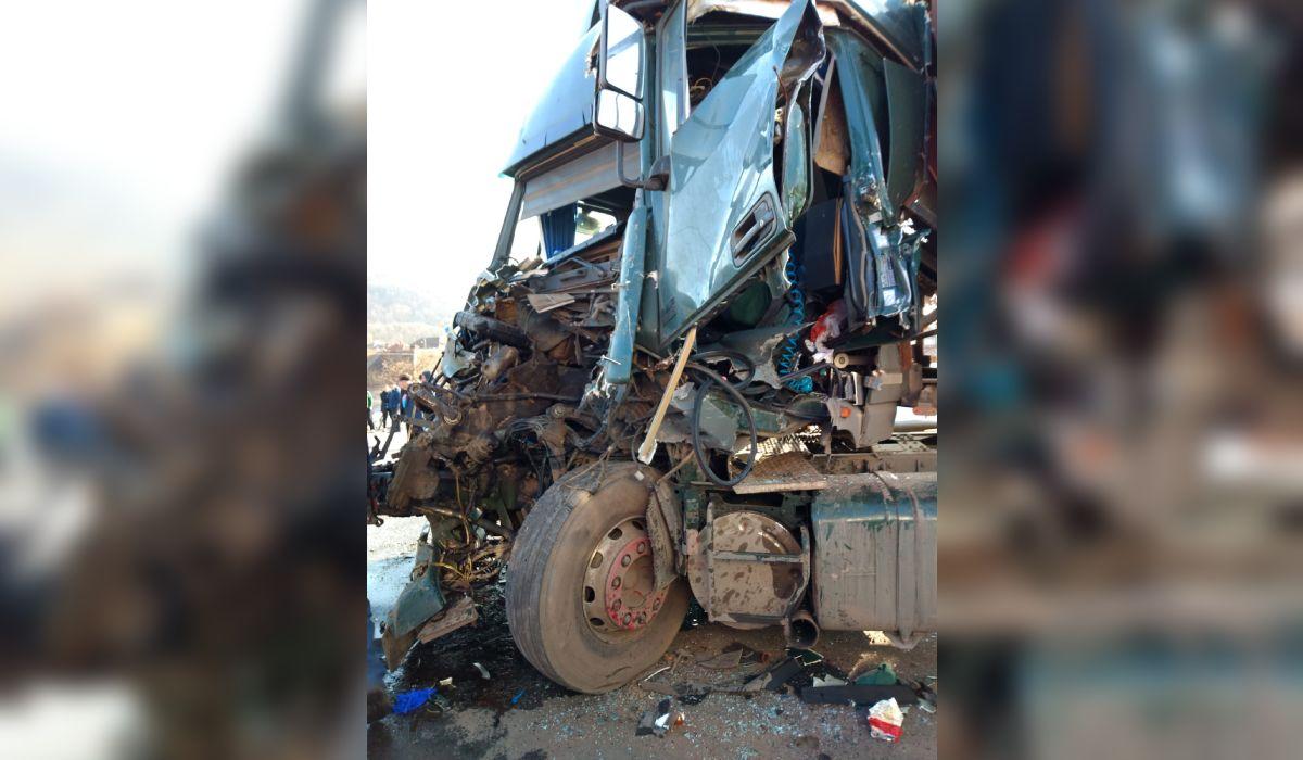 Un şofer de TIR a fost grav rănit în urma unui accident la Simeria