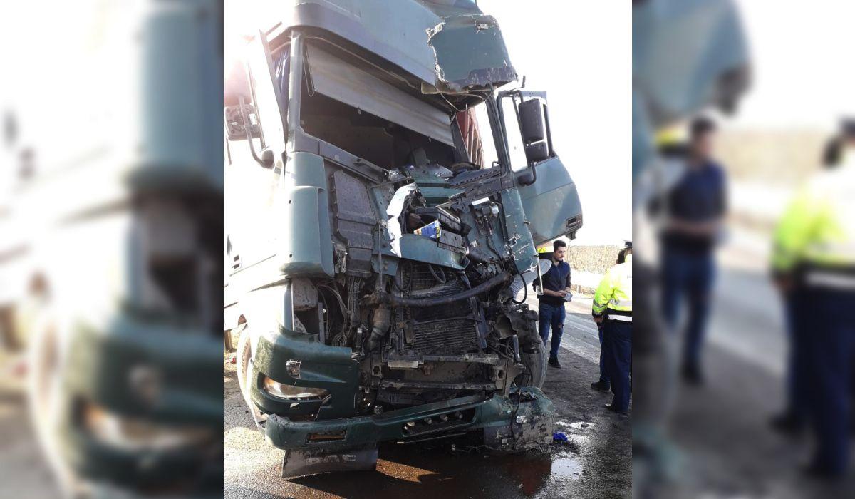 Accident cu TIR în Simeria. Un şofer a fost grav rănit