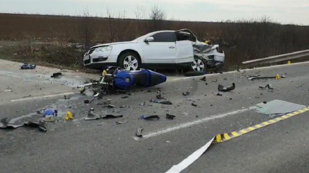 Accident în Timiş Accident în Timiş, tânăr motociclist spulberat de un şofer după o depăşire riscantă