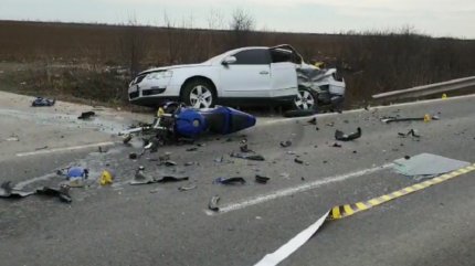 Accident în Timiş, tânăr motociclist spulberat de un şofer după o depăşire riscantă