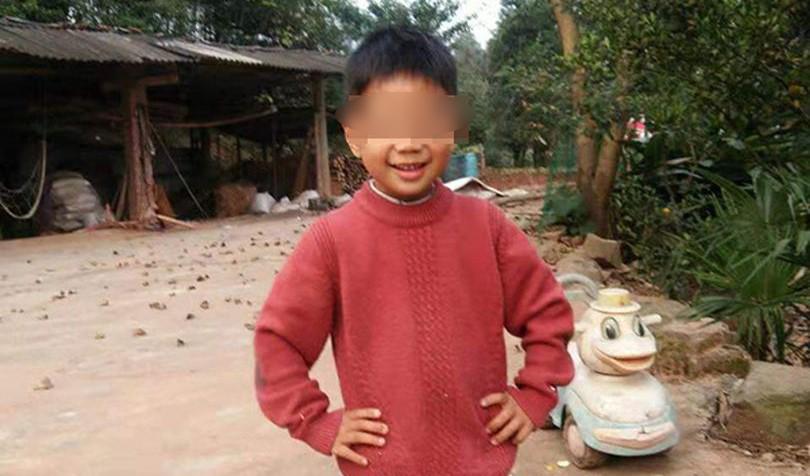Copilul care s-a înecat într-o baltă din China