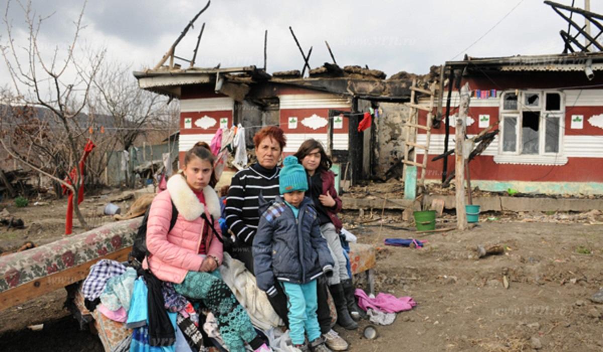 Incendiu casă în Vaslui Mama cu cinci copii rămaşi fără casă