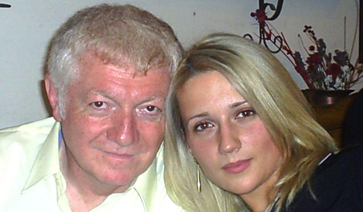 Italian înşelat cu 100.000 de € de o blondă din Roman care i-a promis iubire eternă