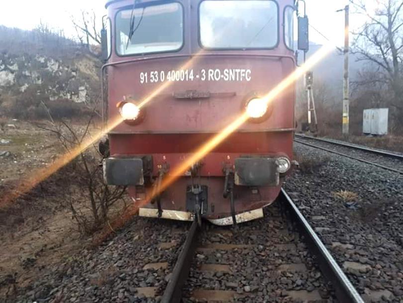 directorul cfr calatori demis trenuri deraiate Directorul CFR Călători, trezit din somn de jurnaliștii Observator din cauza unor trenuri deraiate, a fost demis