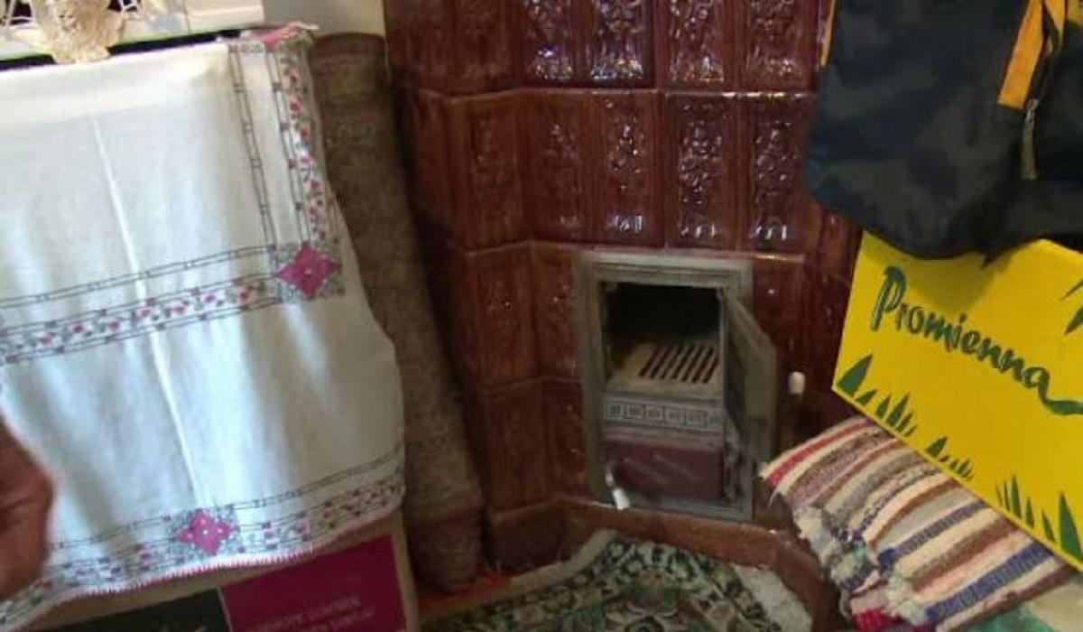 Bebeluş mort în sobă Adolescentă acuzată de pruncucidere