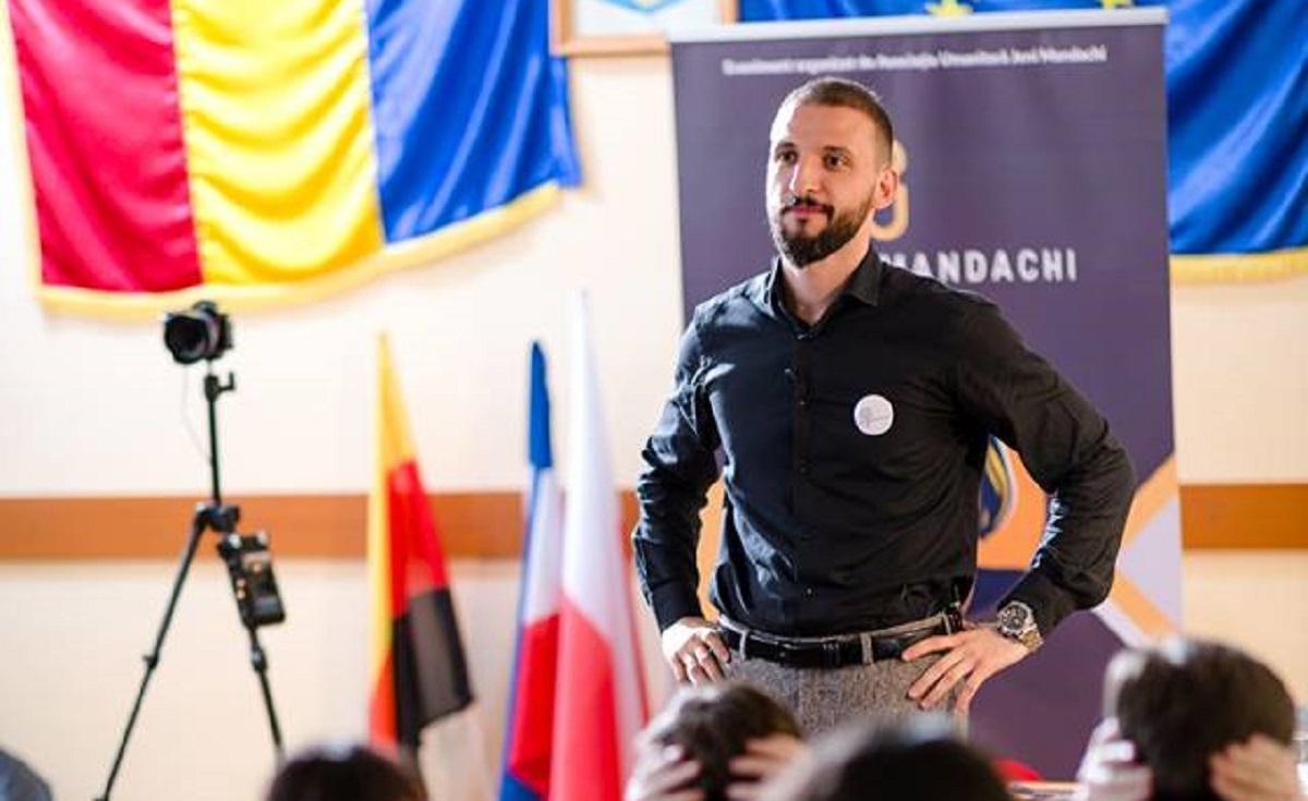 Un om de afaceri din Suceava a construit primul metru de autostradă din județ Ștefan Mandachi, afacerist sucevean