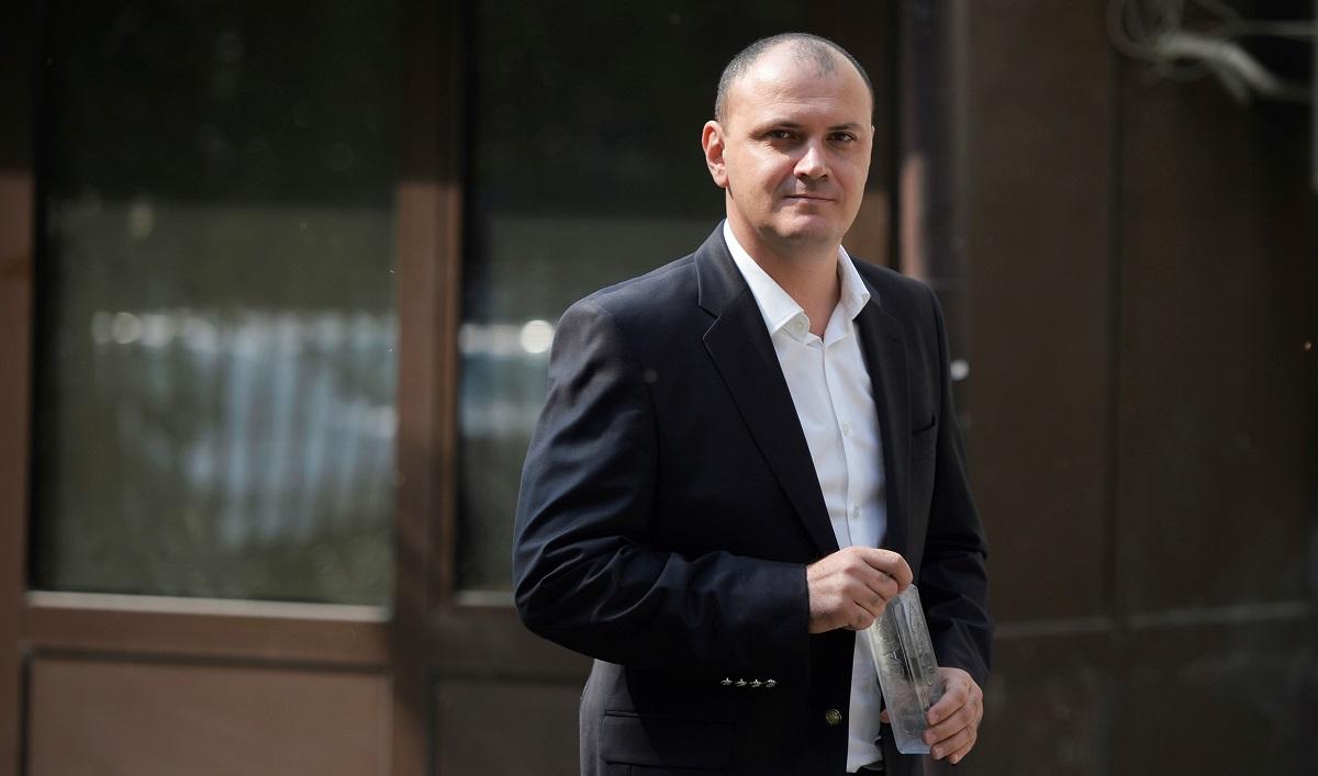 Sebastian Ghiţă Sebastian Ghiţă după o audiere la parchet