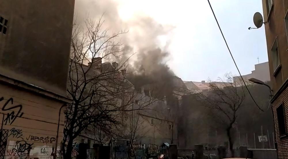 Incendiu puternic în zona Kogălniceanu din Bucureşti