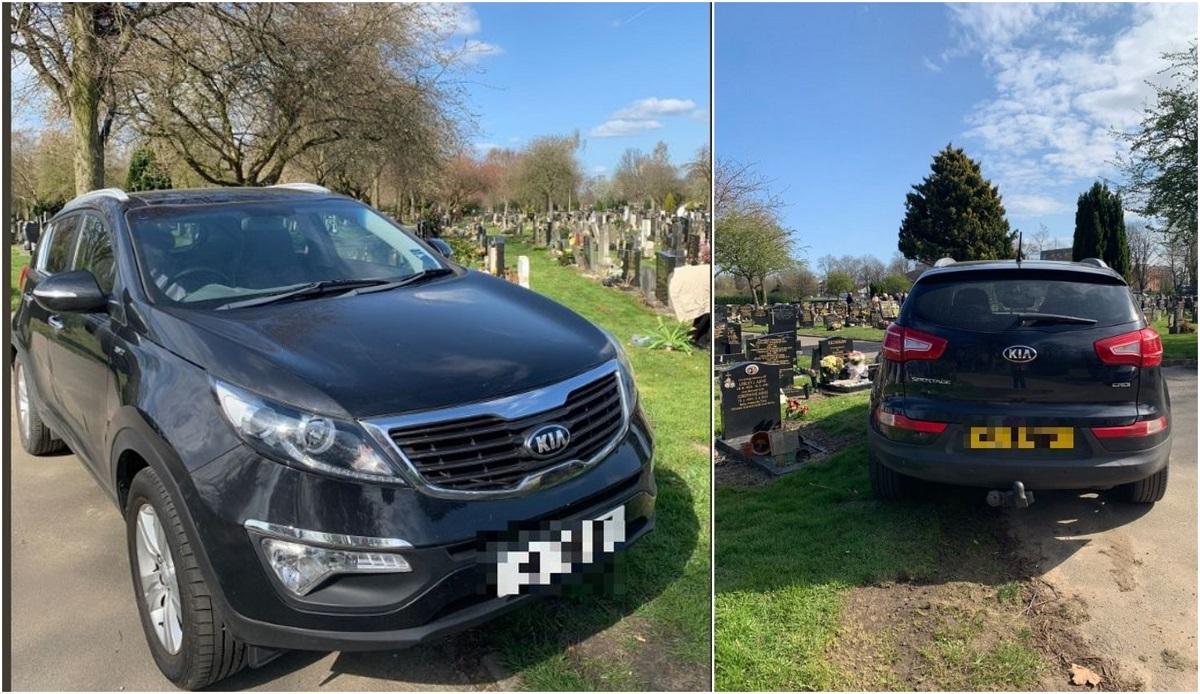 Un şofer şi-a parcat maşina pe un loc de veci, în cimitir