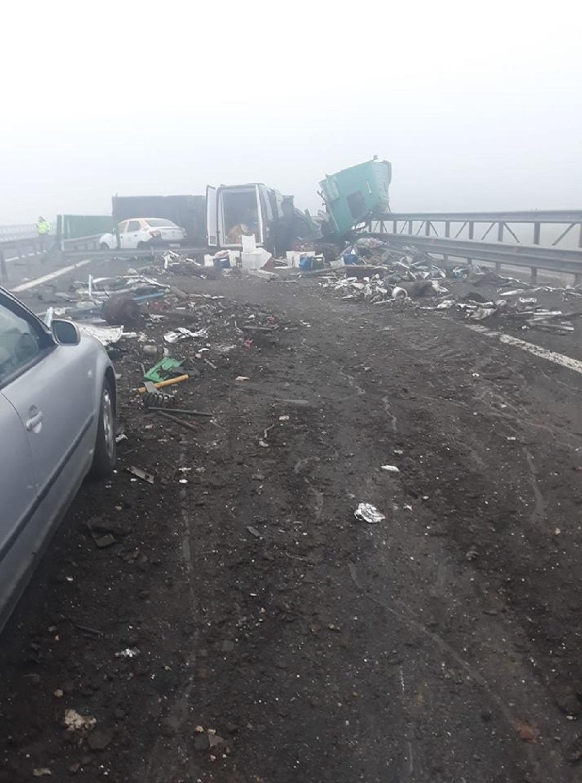 TIR răsturnat pe Autostrada Soarelui