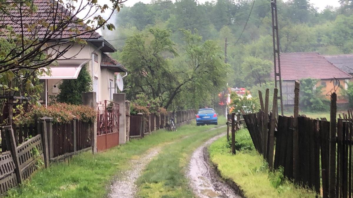 Bunica unuia dintre preoţii satului Remeţi pe Someş, comuna Mireşu Mare, a murit în casa cuprinsă de flăcări