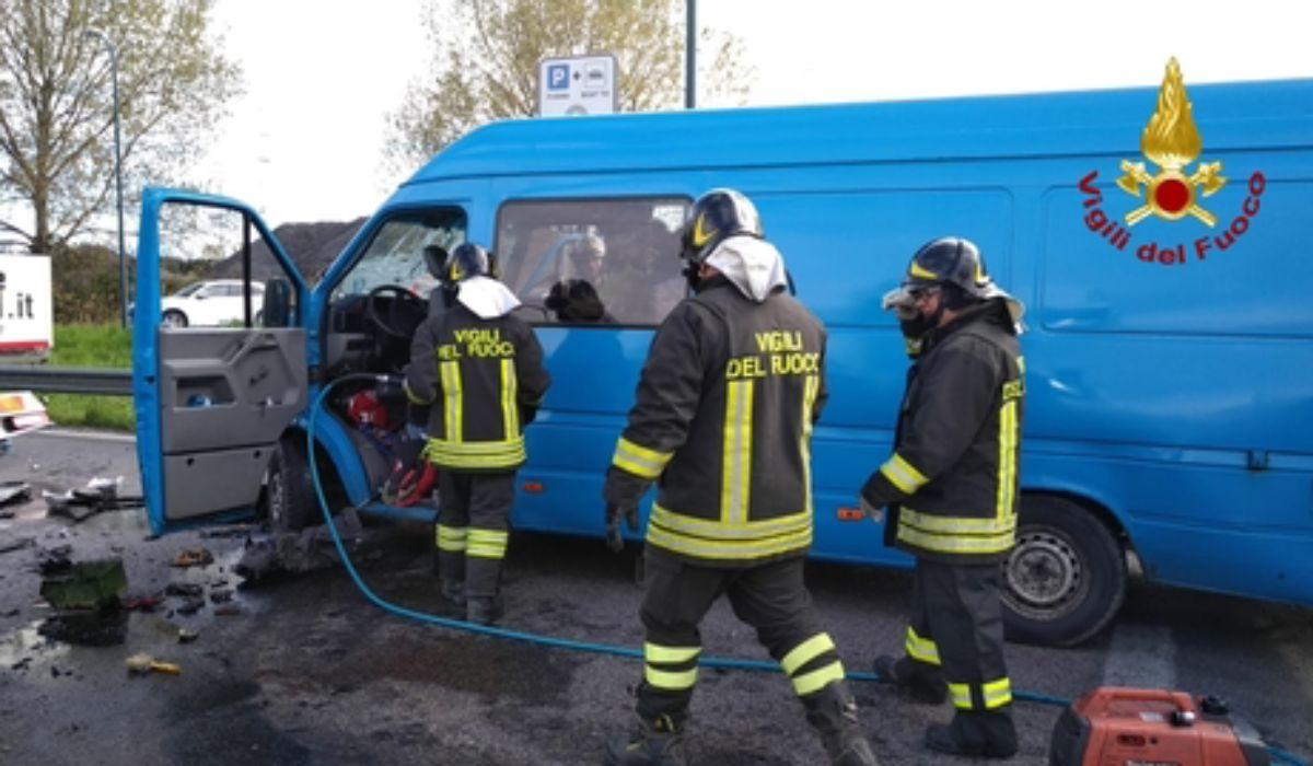 Microbuz cu români implicat într-un accident în localitatea Malcontenta