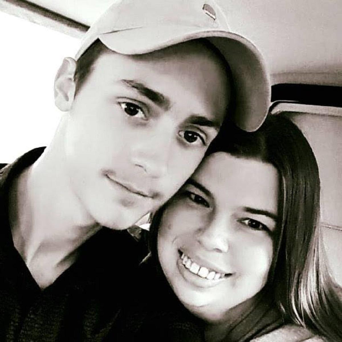 Tânărul de 18 ani devine tatăl vitreg al celor trei copii ai lui Jaimee Chase şi Jaimee se cunosc de mai bine de şapte ani
