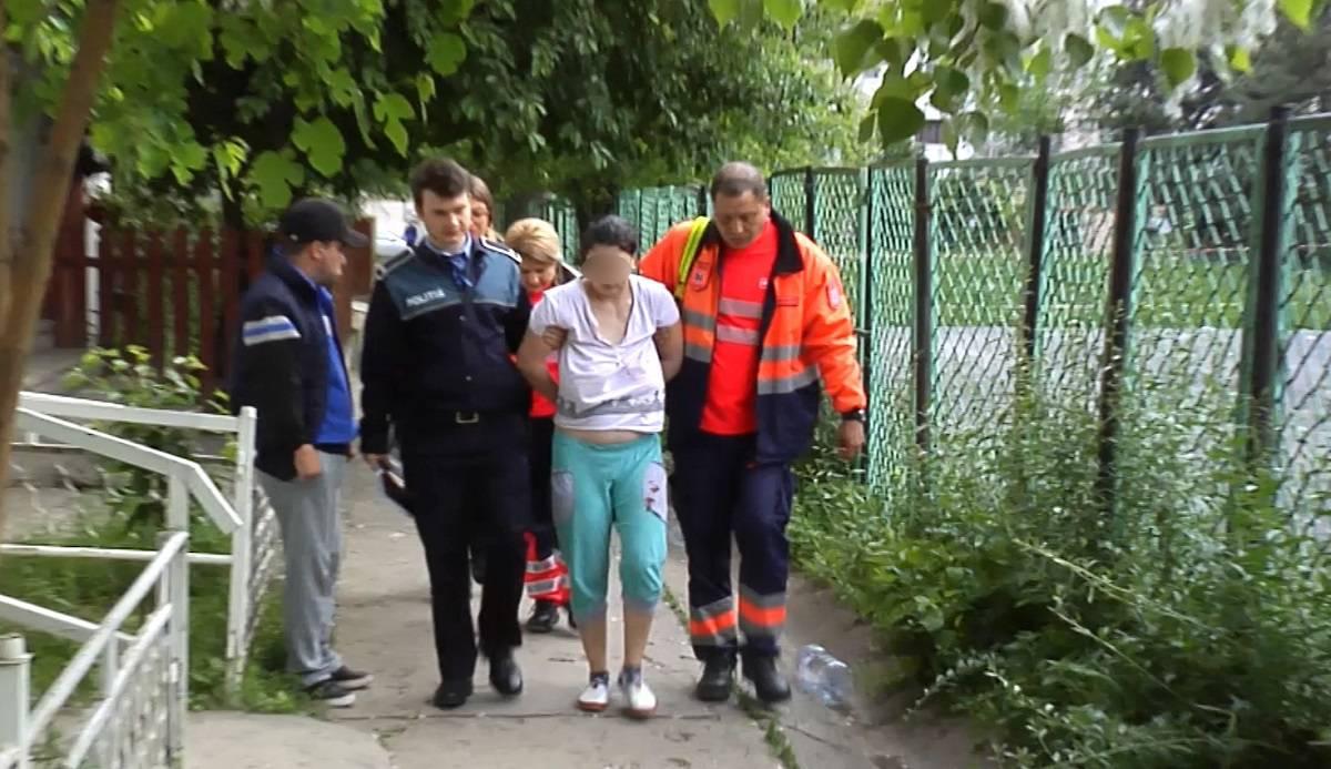 Femeia şi-a ştrangulat pruncul cu propriile mâini