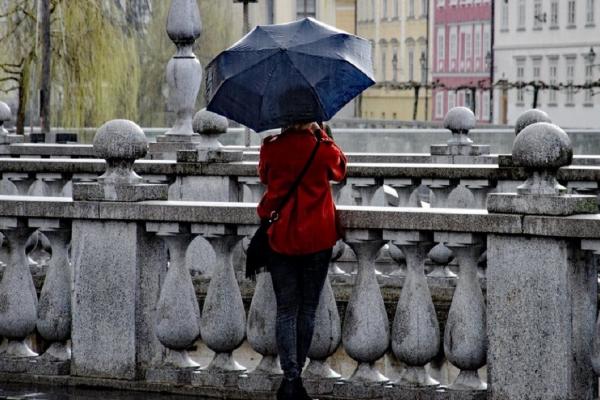 Femeia şi-a pus capăt zilelor după ce a luat prânzul cu fiica ei