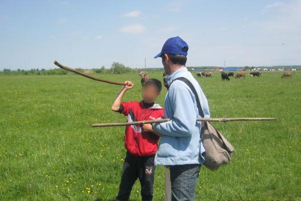 Băiatul ținut în sclavie la Găești