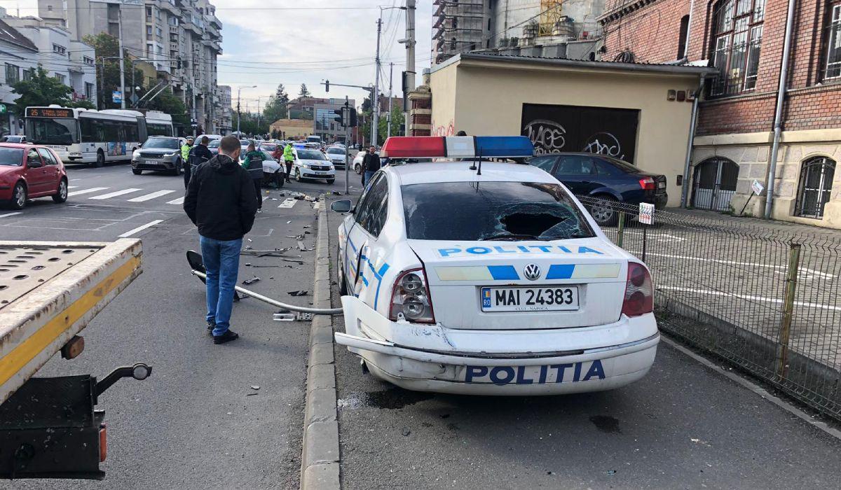 Accident cu o maşină de Poliţie în Cluj-Napoca