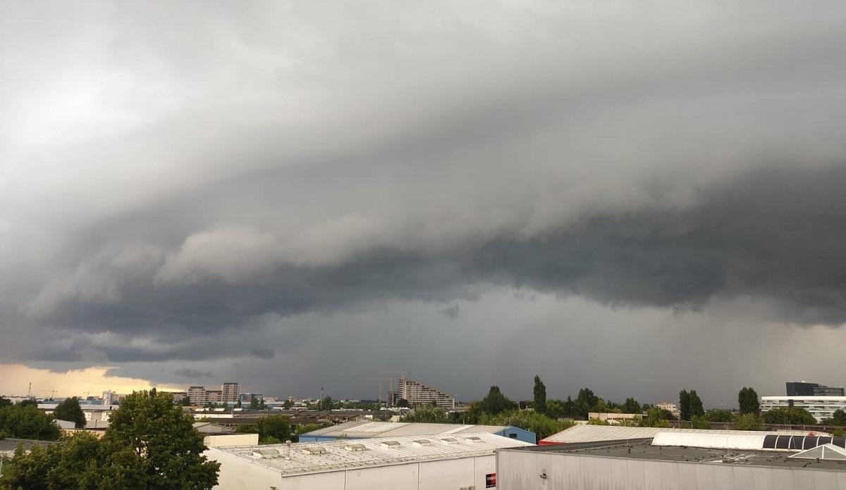 Administraţia Naţională de Meteorologie a emis o prognoză specială valabilă pentru Bucureşti, până marţi, 21 mai, ora 22.00