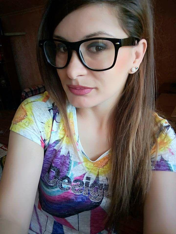 Geanina este tânăra care şi-a pierdut viaţa în cumplitul accident de microbuz din Bujoreni