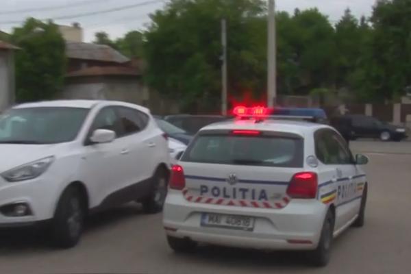 Mașină de poliție la o intervenție