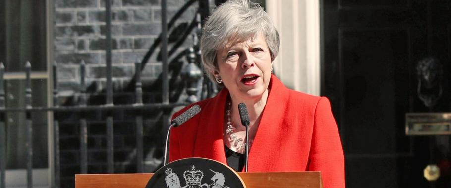 Un britanic a pariat cinci lire sterline că Theresa May devine director la Manchester United Theresa May a anunţat de curând că va renunţa la funcţia de premier