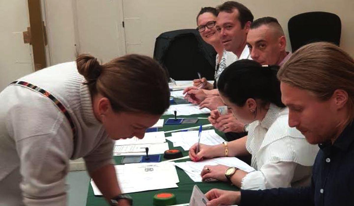 Simona Halep a votat la Paris pentru alegerile europarlamentare şi referendum