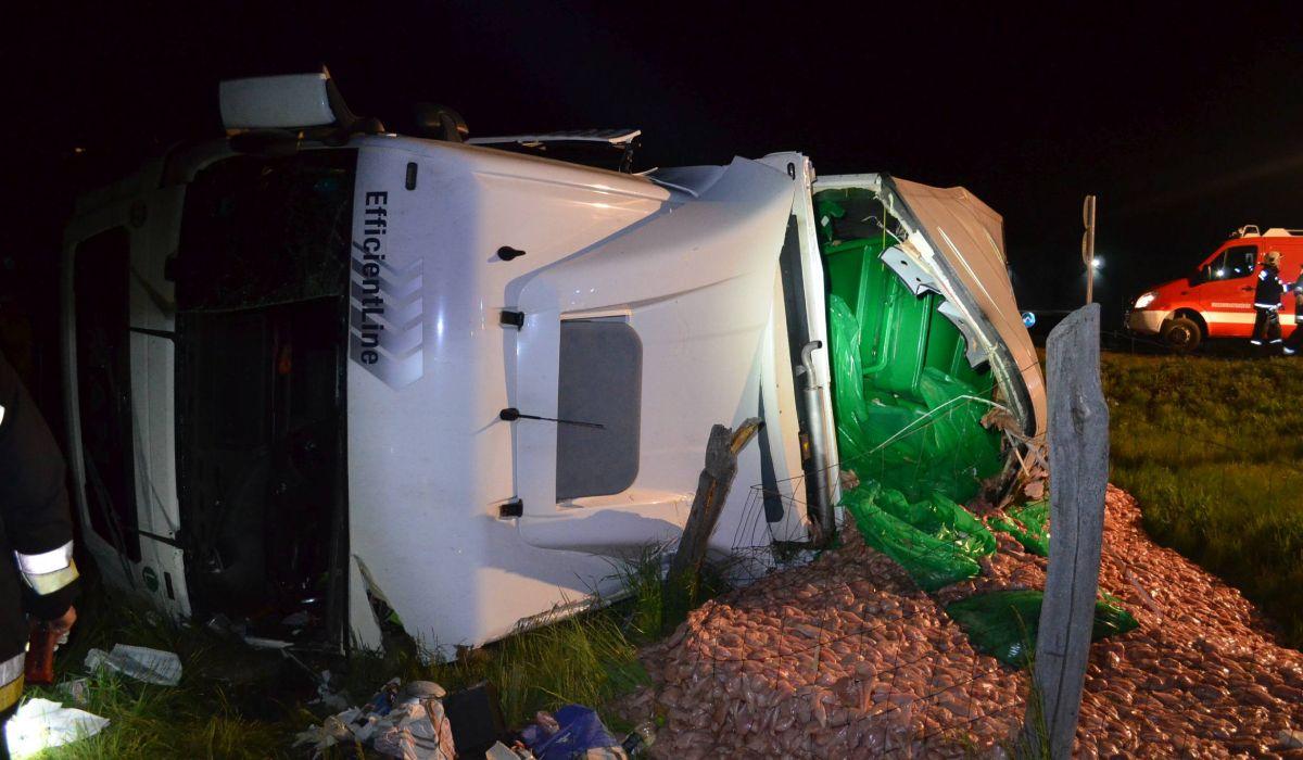 Români implicaţi într-un accident cu un camion în Ungaria