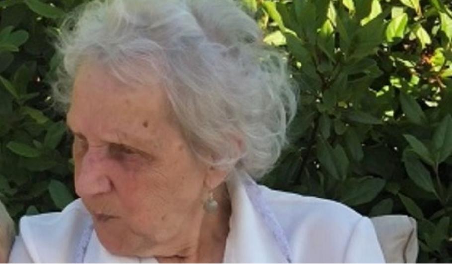 Lăsată fără pensie, dintr-o eroare administrativă, s-a aruncat de pe stânci La 81 ani, Joy s-a văzut în situaţia de a nu mai primi pensie