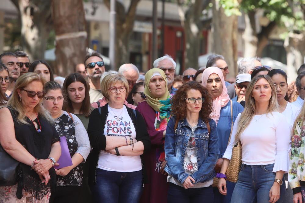 Sute de oameni au ţinut un moment de reculegere pentru românca ucisă în Spania