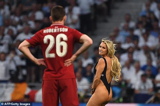 Kinsey Wolanski a intrat în costum de baie pe teren, la finala Champions League 2019