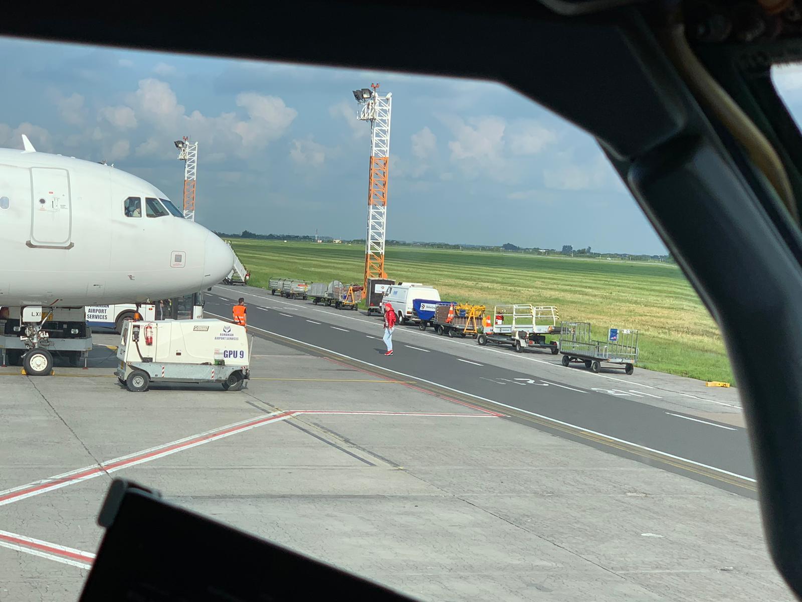 După ce şi-a făcut nevoile pe pistă, pasagerul s-a urcat în avion, pe aeroportul Otopeni