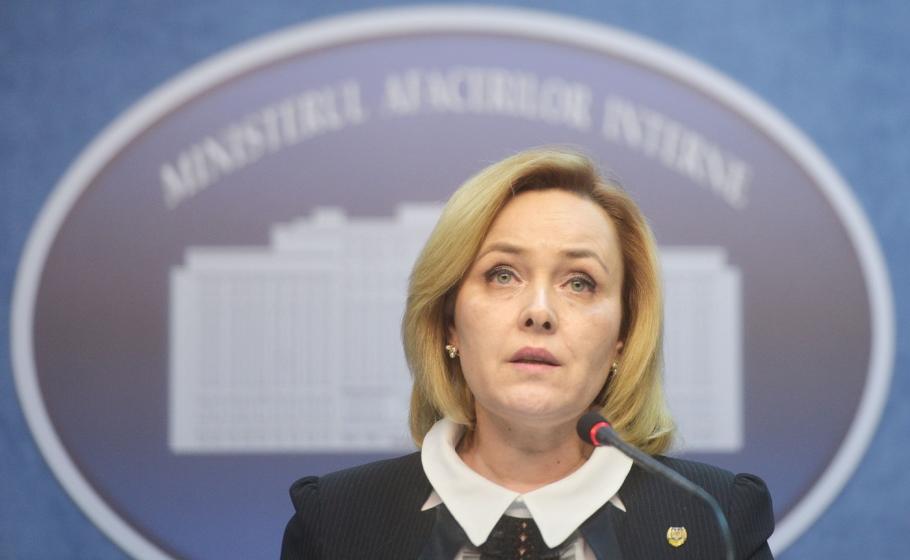 Carmen Dan Carmen Dan într-o conferință de presă
