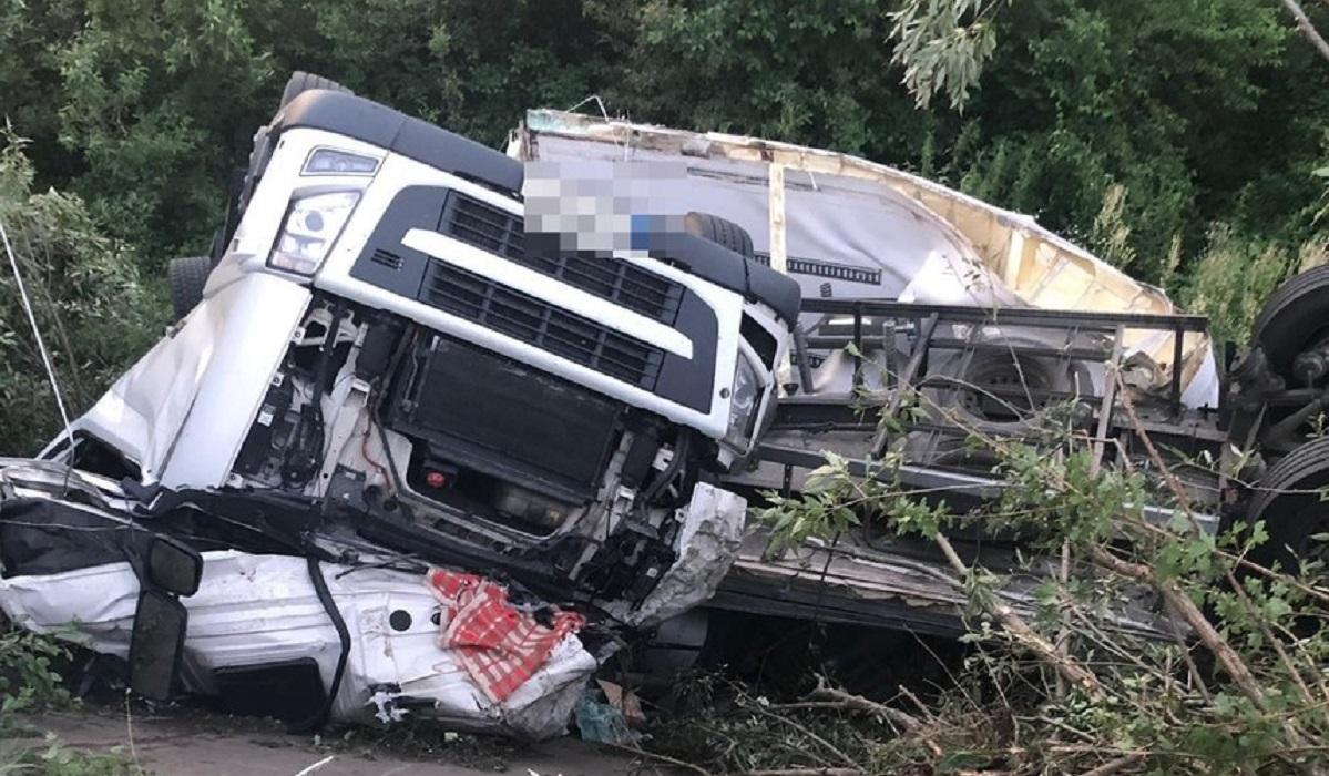 Şofer de TIR, accident la Călimăneşti