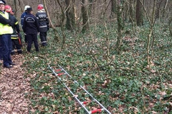 Nu a fost stabilită identitatea bărbatului spânzurat