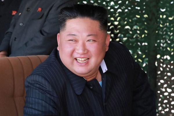 Liderul Coreei de Nord deţine un acvariu uriaş cu peşti piranha